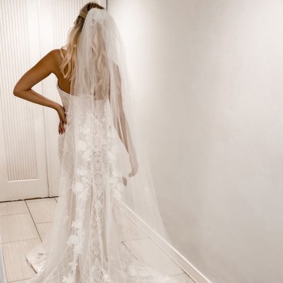 Ivory Embroidered Beaded Floral Scroll Cathedral Veil NWT - Picture 2 of 9